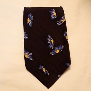 Hugo Boss vintage silk tie.